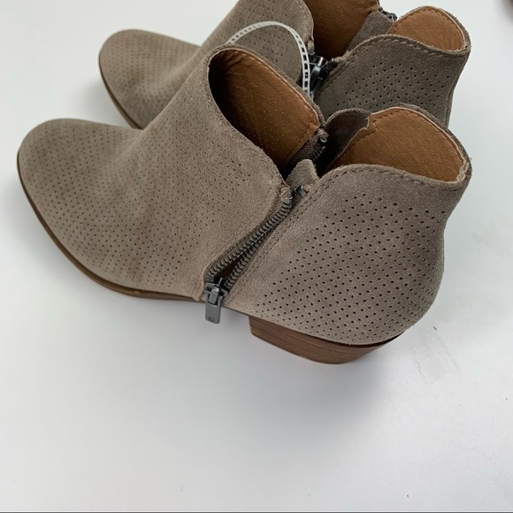 Lucky Brand Bayley 2 Perforated Suede Ankle Bootie Zipper Boho Tan Size 6.5 NWOB - Picture 6 of 10